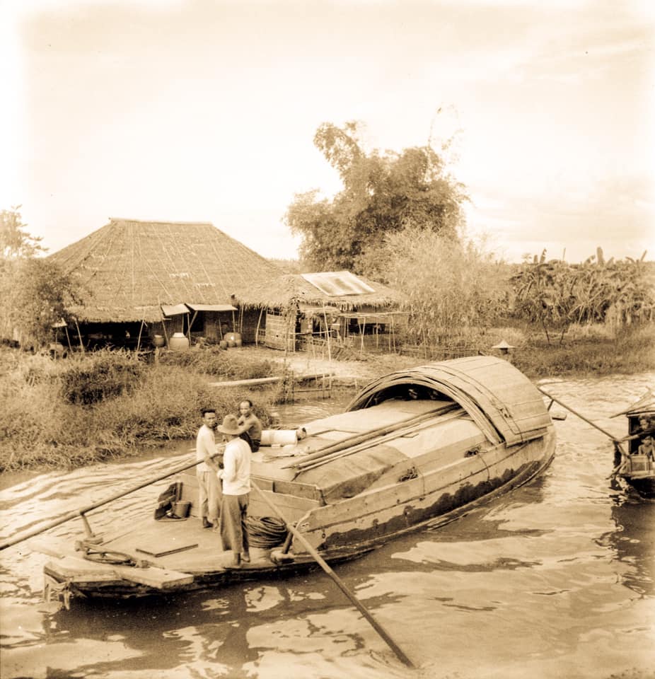 เรือบรรทุกข้าว.jpg